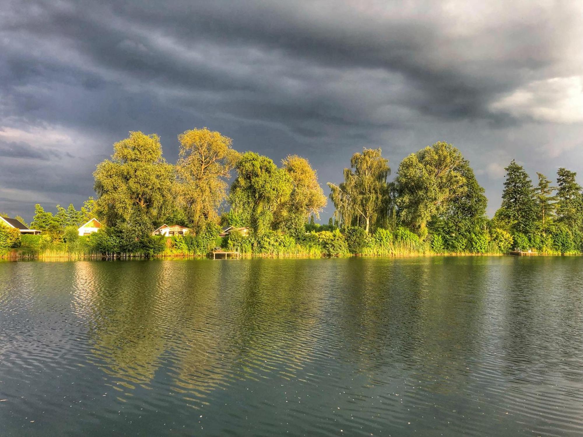 Opheusden Recreatiepark De Markplas מראה חיצוני תמונה